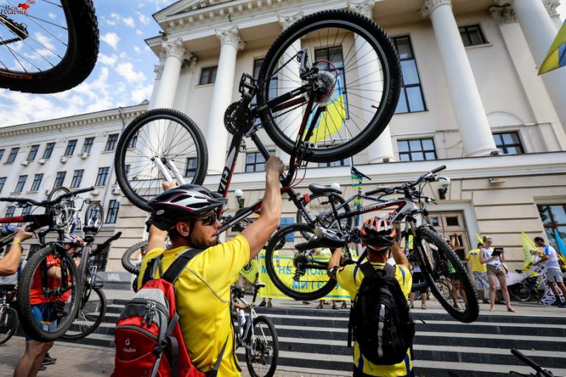 В запорожской патрульной полиции подготовили памятку велосипедистам: что можно и что нельзя