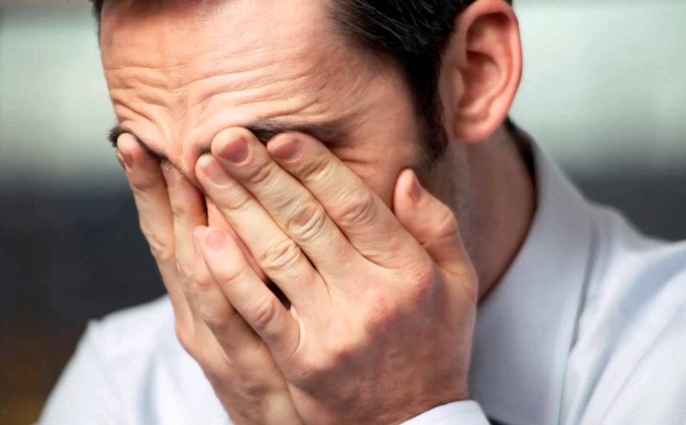 Пикантный курьез: полицейские задержали голого мужчину, который бегал в центре Запорожья (ФОТО 18+)