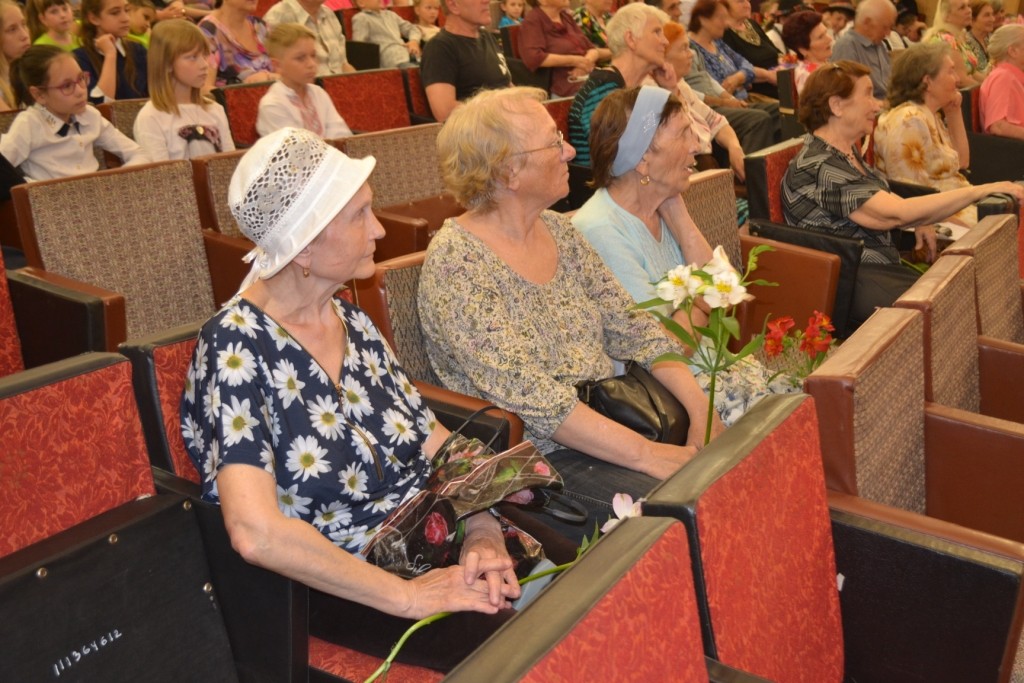 В Запорожье начали праздновать День памяти и примирения (ФОТОРЕПОРТАЖ)