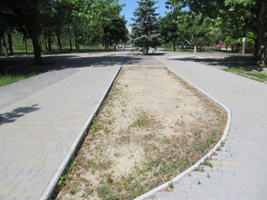 В Запорожье застыла реконструкция парка «Юбилейный» (ФОТОРЕПОРТАЖ)