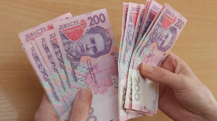 Поиски мошенницы: девушка устраивается на работу и обворовывает киоски в Запорожье (ФОТО)