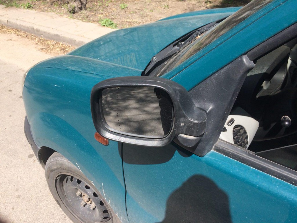 В Запорожье произошло ДТП: виновник скрылся с места происшествия (ФОТО, ВИДЕО)