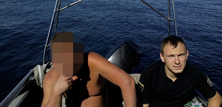 В Запорожье спасли мужчину, который в шторм оказался на острове посреди Днепра (ФОТО)