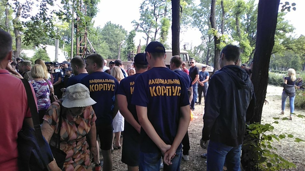 Стычки в сквере Яланского: на активиста написали заявление за порчу имущества (ФОТО)