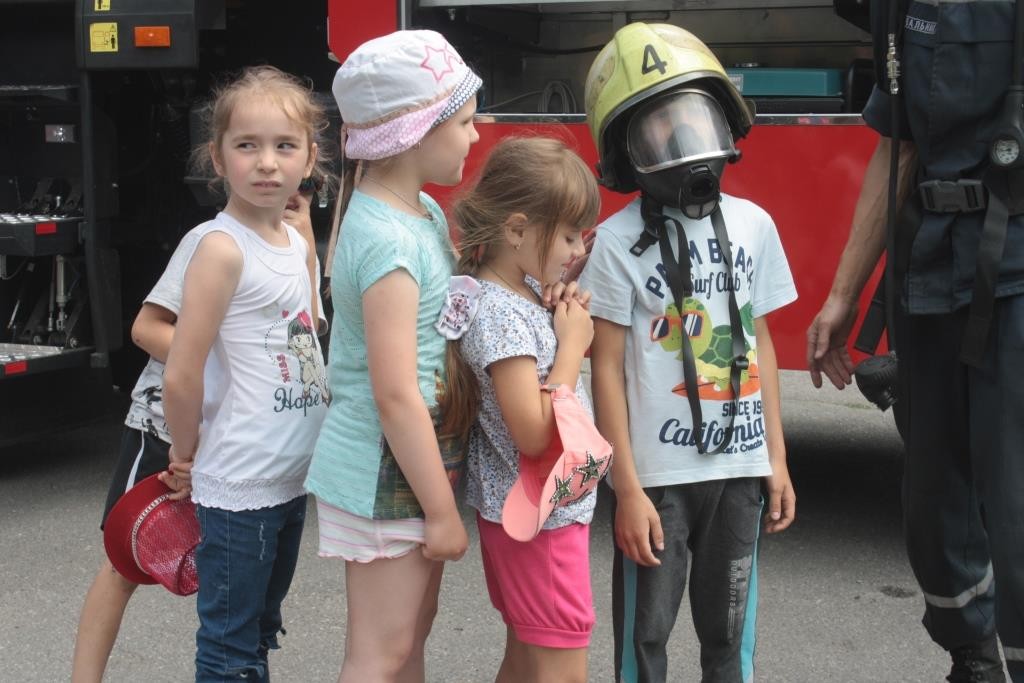 Запорожских школьников спасатели обучали первой доврачебной помощи (ФОТОРЕПОРТАЖ)