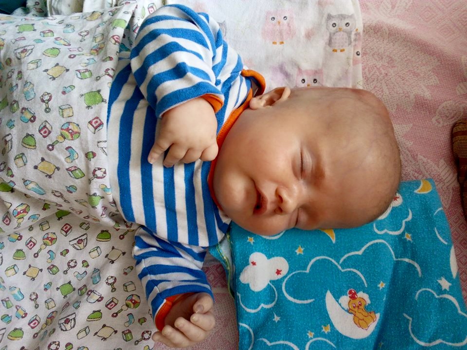 В Запорожской детской облбольнице бросили новорожденного: грудничку требуется помощь (ФОТО)