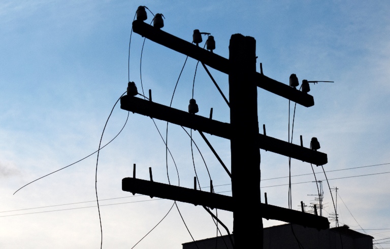 В Запорожской области оборвавшийся провод ударил током женщину: пострадавшая умерла на месте