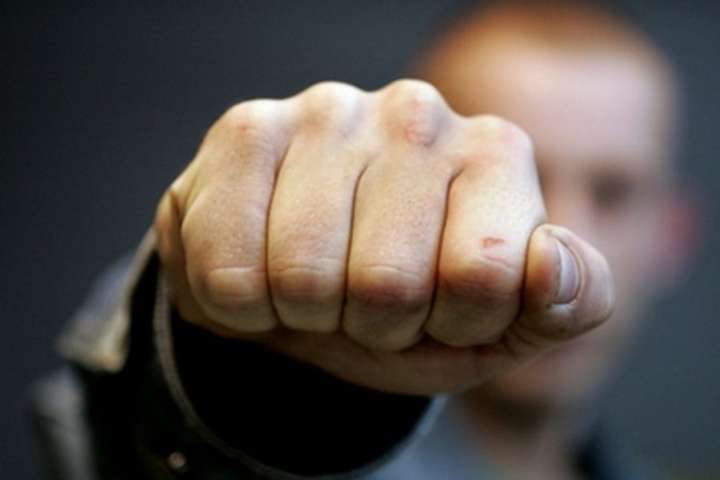 В Запорожской области мужчины устроили самосуд над вором: били до потери сознания (ВИДЕО)