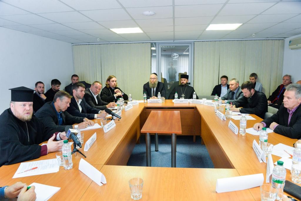 В Запорожье Киевский и Московский патриархат сели за один стол