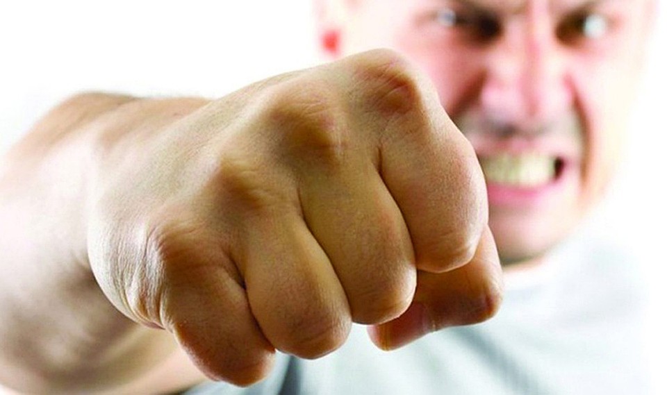 В Запорожской области при задержании подозреваемый ударил полицейского