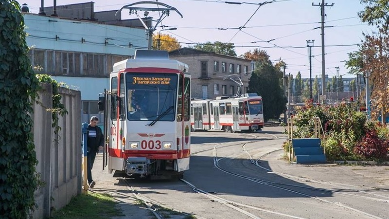 «Запорожэлектротранс» при запуске б/у трамваев выполнил часть работы за поставщика (ФОТО)