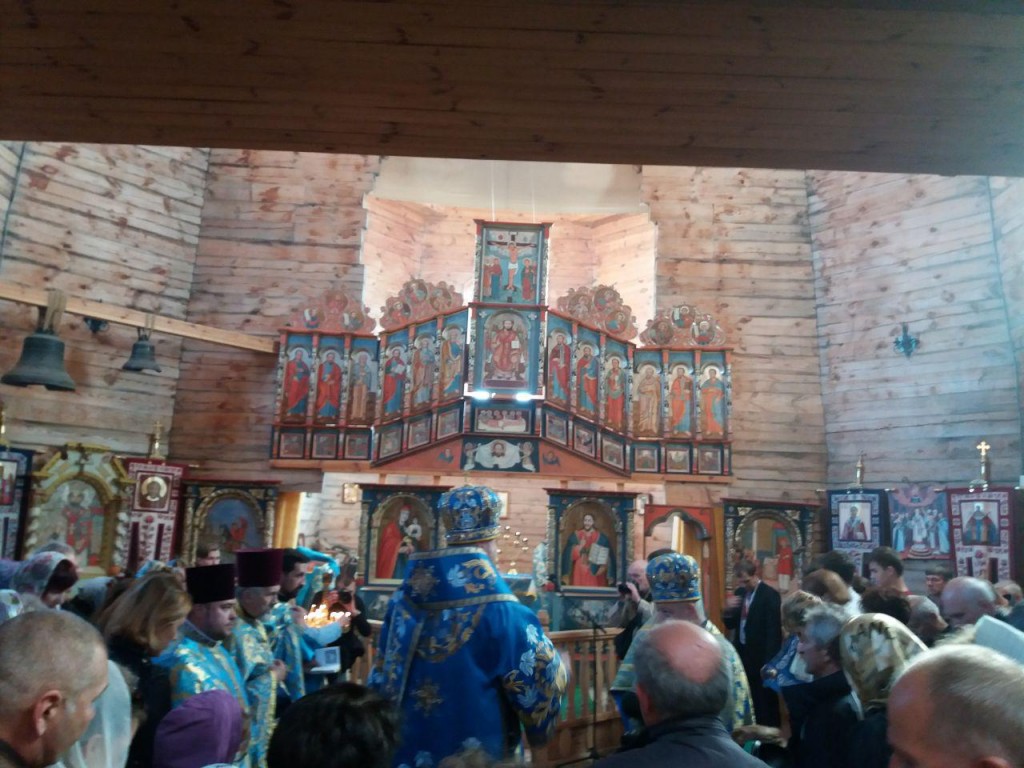 Покрова-2018 и День защитника Украины: на Запорожской Сечи идет молебен (ФОТО)