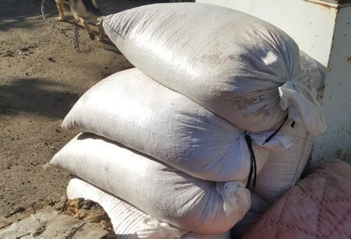 В Запорожской области полисмены нашли вора, укравшего у старушки зерно (ФОТО)