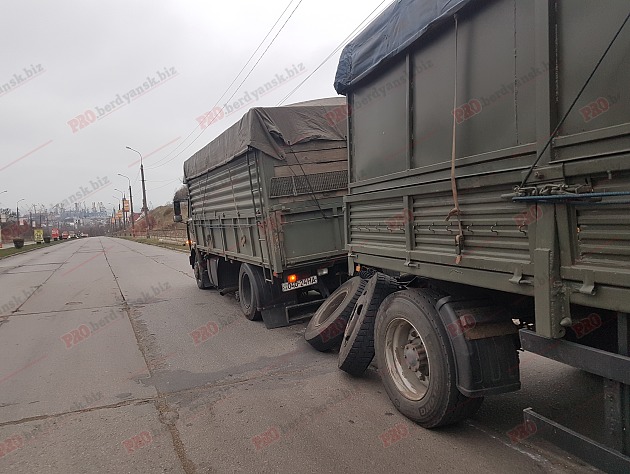 В Запорожской области грузовик на ходу потерял два колеса (ФОТО)