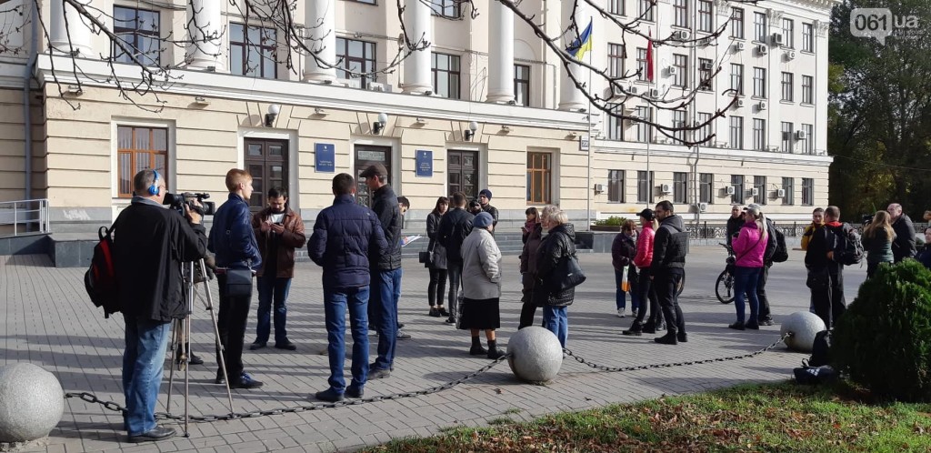 Запорожцы вышли на митинг против повышения цен на проезд (ФОТО)