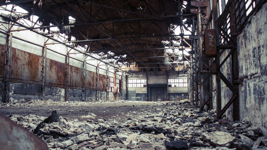 Мелитопольские экстремалы пробрались на заброшенный завод (ВИДЕО)