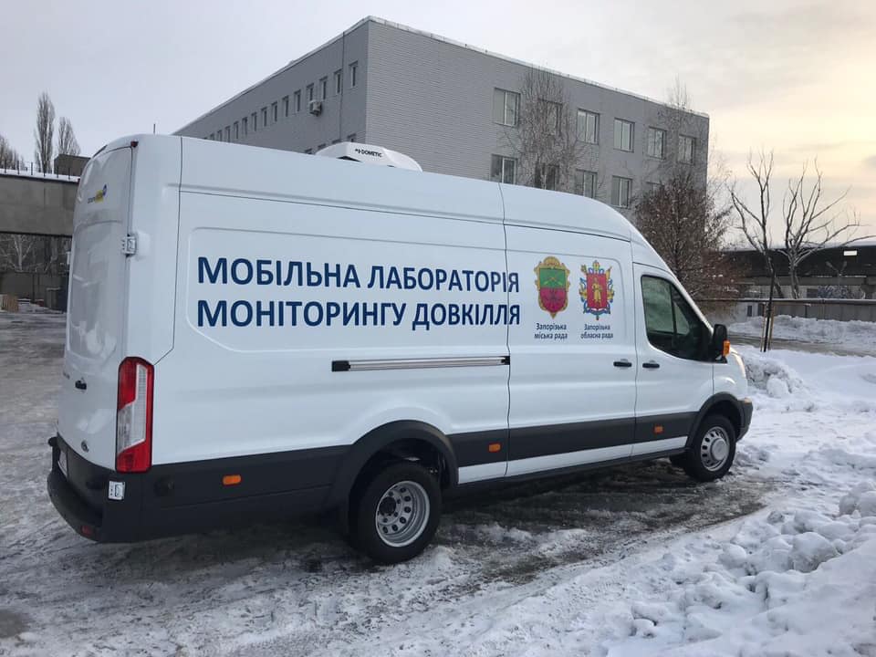 Новогодний подарок: в Запорожье появилась мобильная эко-лаборатория (ФОТО)