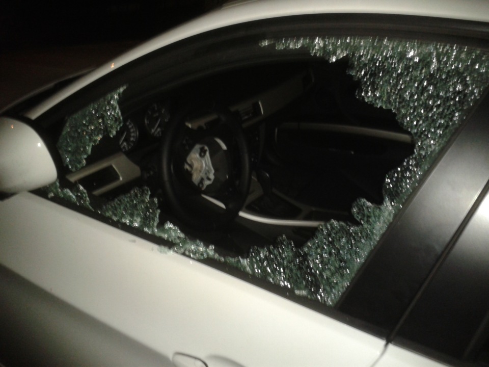 Курьезы: в Запорожье мужчина решил согреться в чужом авто (ВИДЕО)