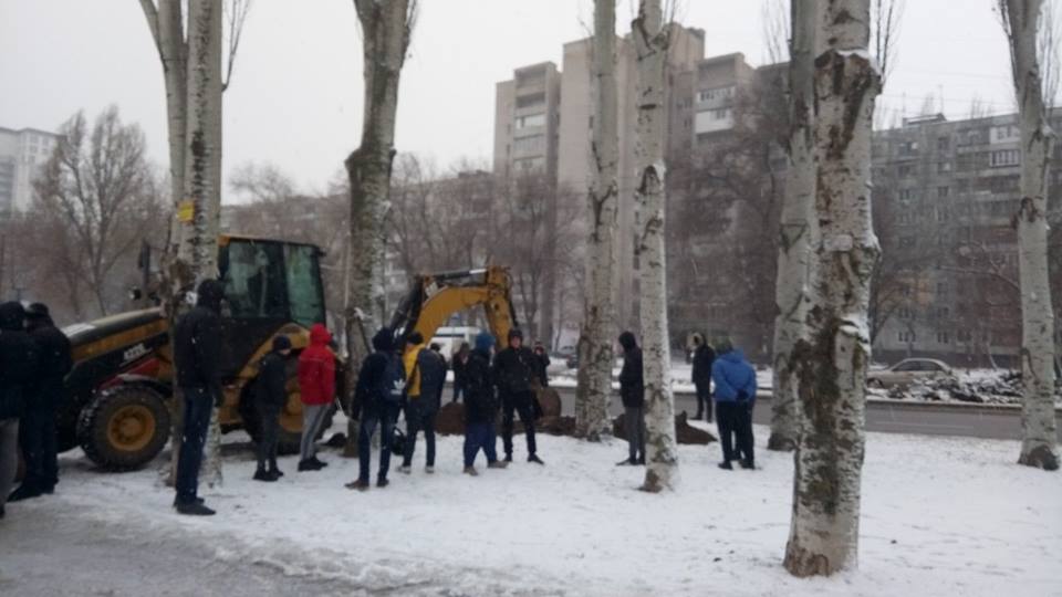 В Запорожье застройщика ЖК на Бородинском и местных жителей усадят за круглый стол (ВИДЕО)