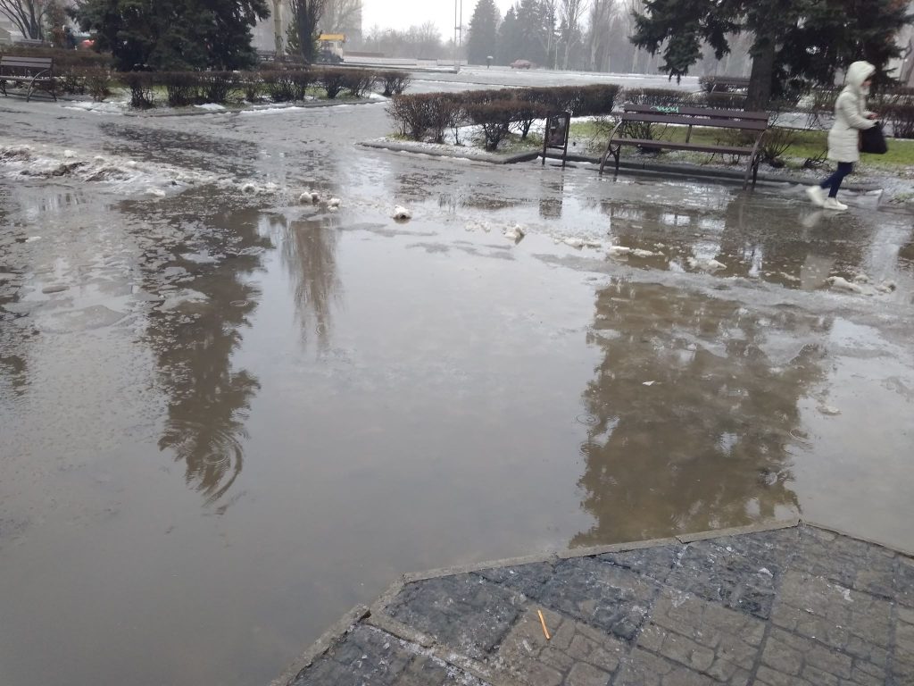 В Запорожье улицы города из рек превратятся в каток