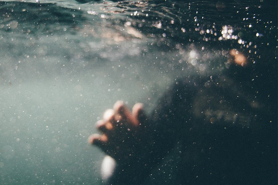 В Запорожье возле одного из популярных заведений нашли труп