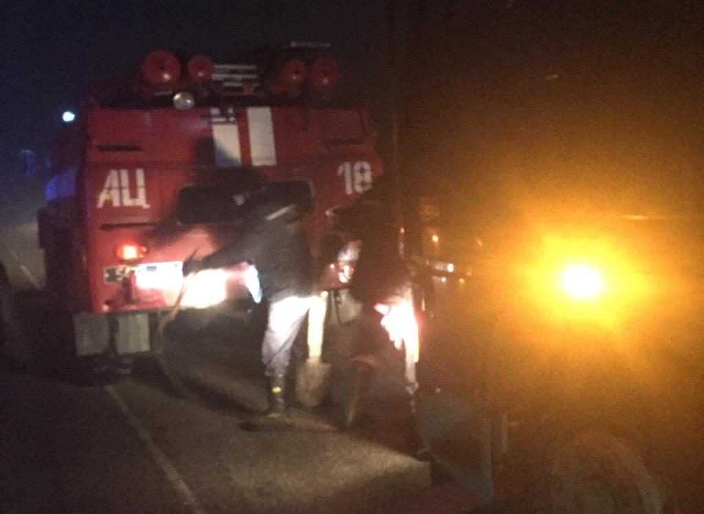 В Запорожской области спасатели вытащили из кювета грузовик (ФОТО)