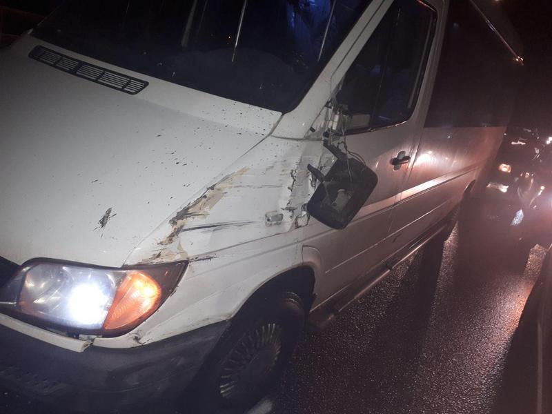 В Запорожье очередная маршрутка попала в ДТП (ФОТО)