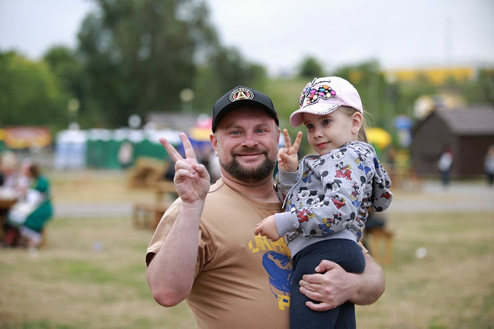 Зеленый дуб, достроенные мосты, проспект без рекламы: запорожский краевед написал сказку о городе