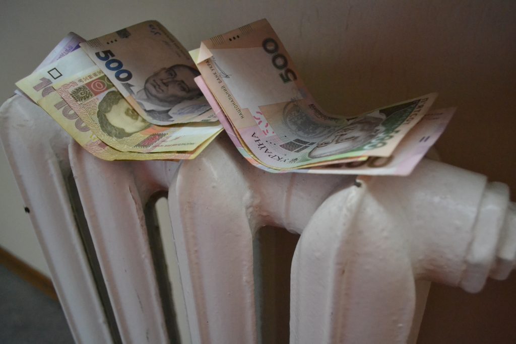 «Идет война с бедностью»: запорожцы делятся январскими  платежками за тепло