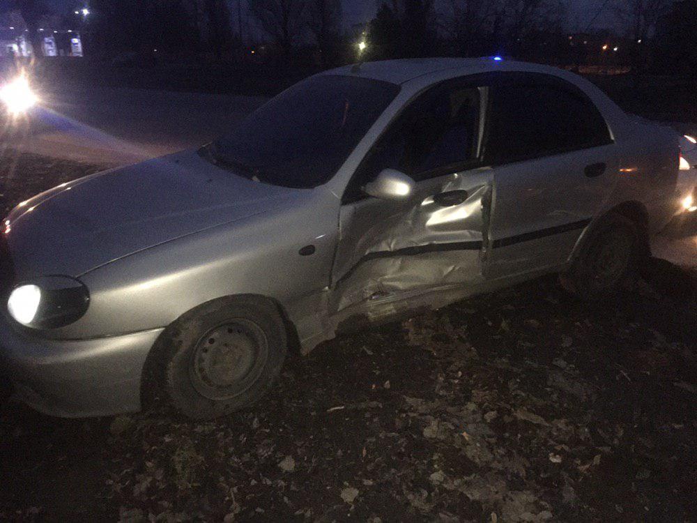 В Запорожье не поделили дорогу два «Ланоса» (ФОТО)
