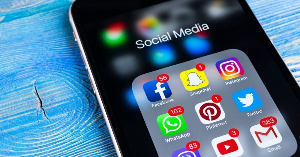 Фейсбук-губернатор: Константин Брыль за сутки посвятил 12 постов Нацкорпусу