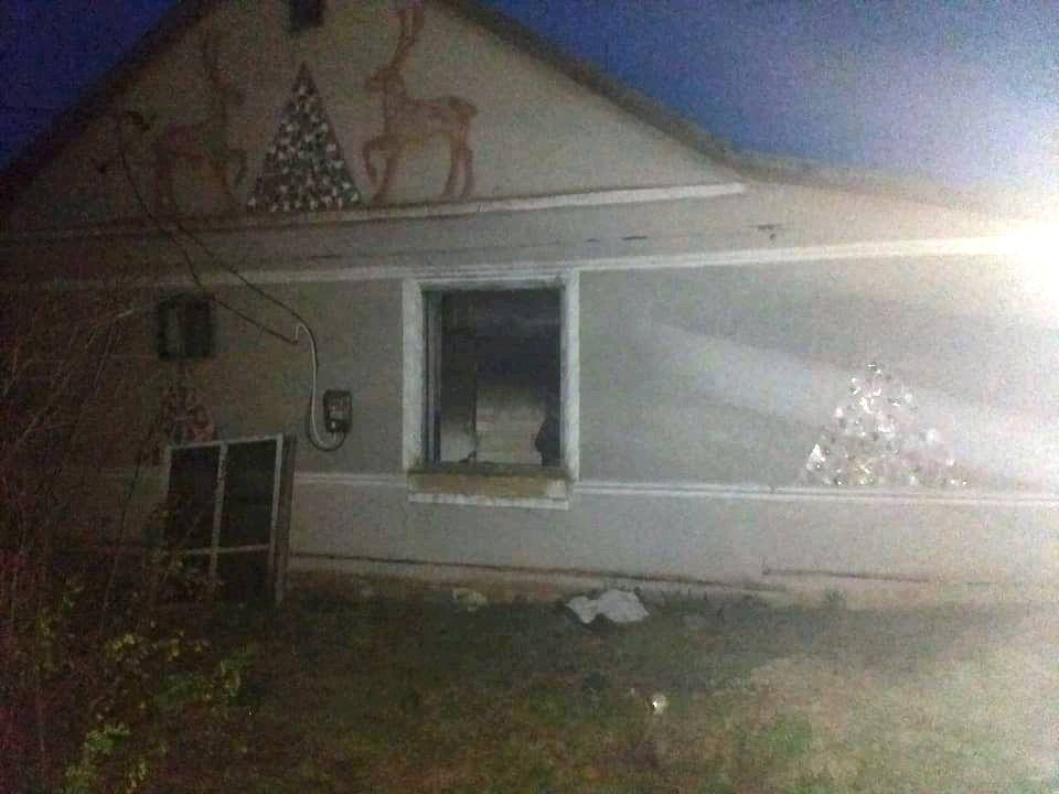 В Запорожской области во время пожара бойцы ГСЧС спасли мужчину (ФОТО)