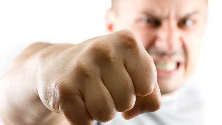 В Запорожье избили подростков: просят опознать виновных