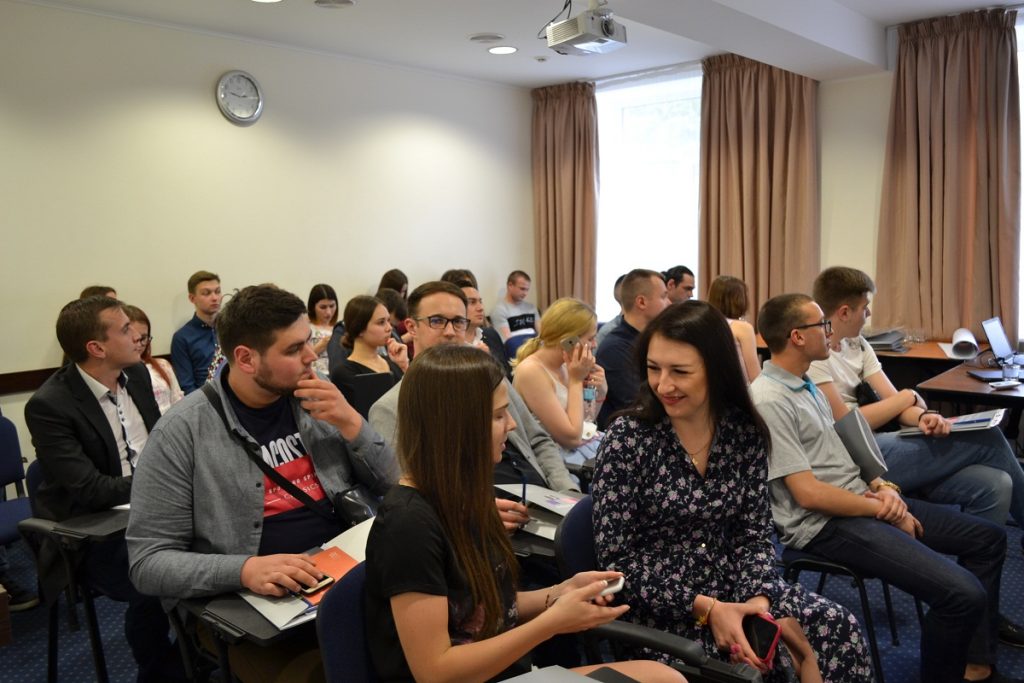 В Запоріжжі молодь зі всієї України вчиться європейській політиці (ФОТО)