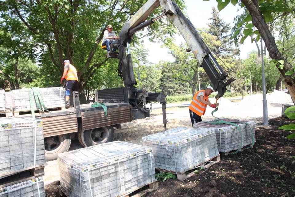 Буряк рассказал, когда будет завершена реконструкция проспекта Маяковского (ФОТО)