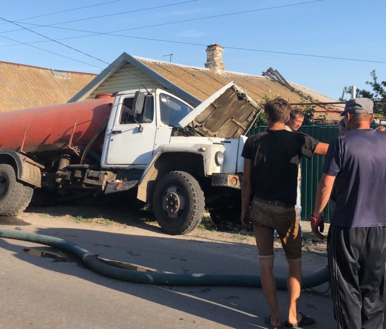 В Запорожской области случилось ДТП с неприятным запахом (ФОТО)