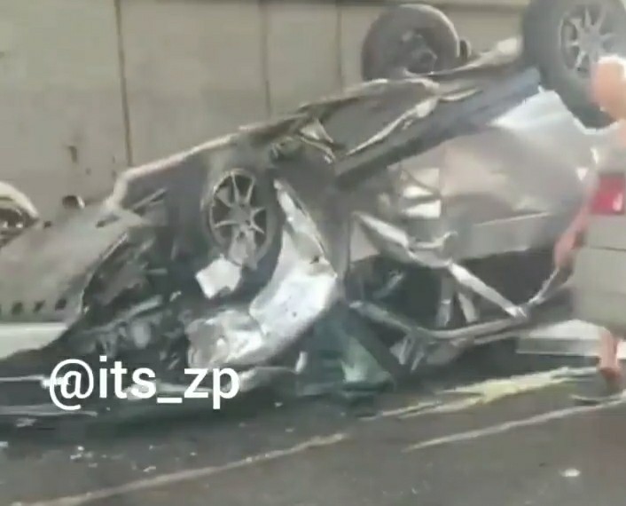 На спуске перед автовокзалом жуткое ДТП: авто смяты как консервные банки (ВИДЕО)