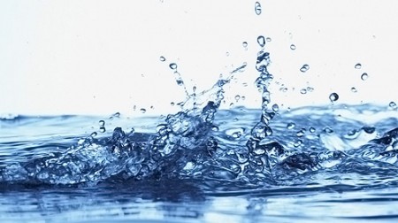 В Запорожской области мужчина добывал воду в промзоне и продавал без документов