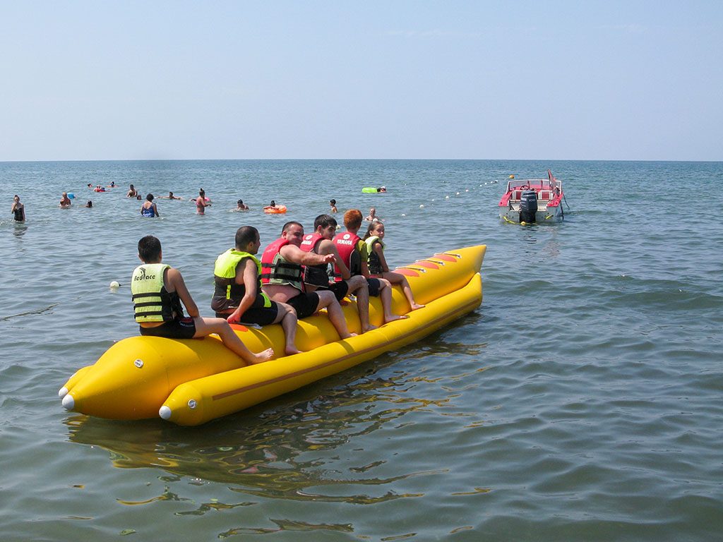 В Кирилловке серьезно травмировался ребенок на аттракционе