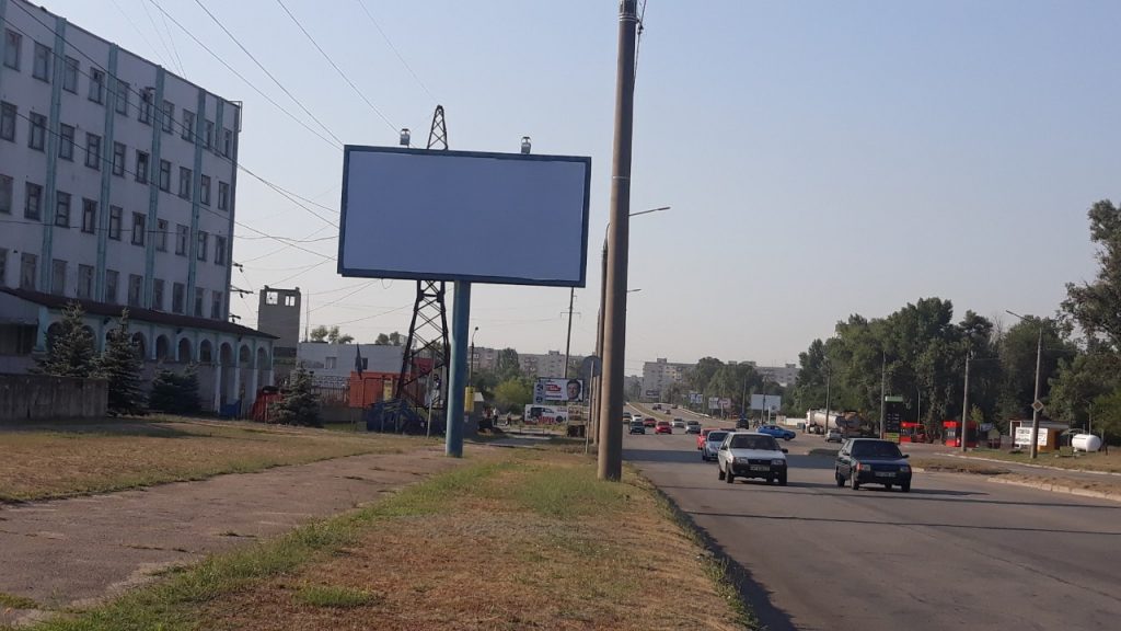 Зеленский или СБУ? На Набеженой пропали билборды команды Буряка (ФОТО)