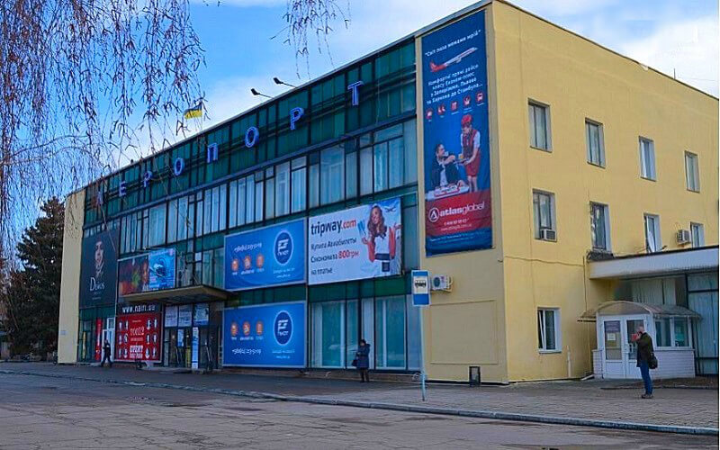 Руководство запорожского аэропорта требует «откат» в 45% у фирмы-перевозчика из Днепра, — ЗАЯВЛЕНИЕ