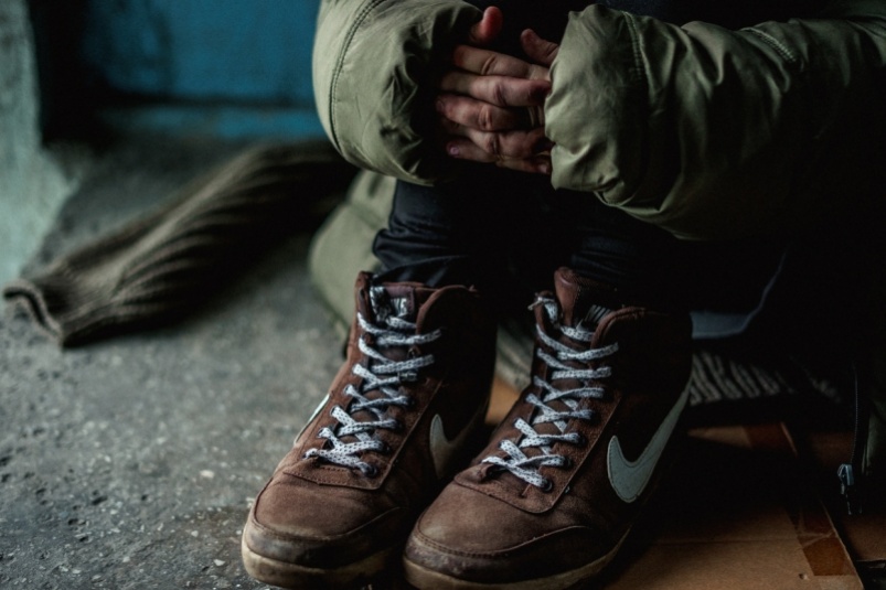 Волна избиений бездомных подростками: молодчик извинился и сам пришел в полицию (ВИДЕО)