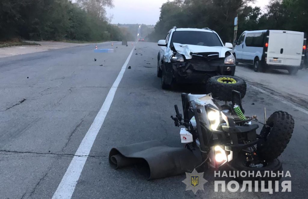 Под Запорожьем смертельное ДТП: легковушка снесла квадроцикл