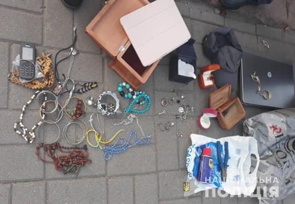 Запорожец и гражданин РФ были задержаны с крупным «уловом» после квартирной кражи (ВИДЕО)