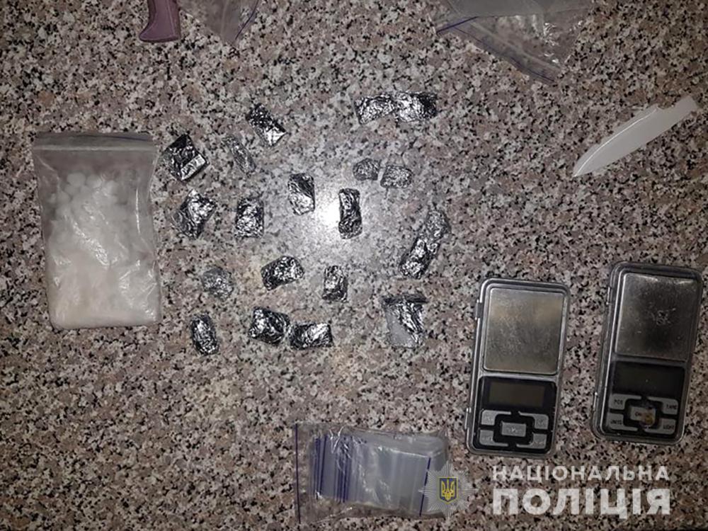 В Запорожской области задержали мужчину, который делал закладки с наркотиками (ВИДЕО)