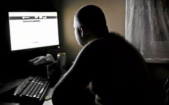 Запорожские активисты поймали мужчину, предлагавшего 14-летней девочке интим (ФОТО)