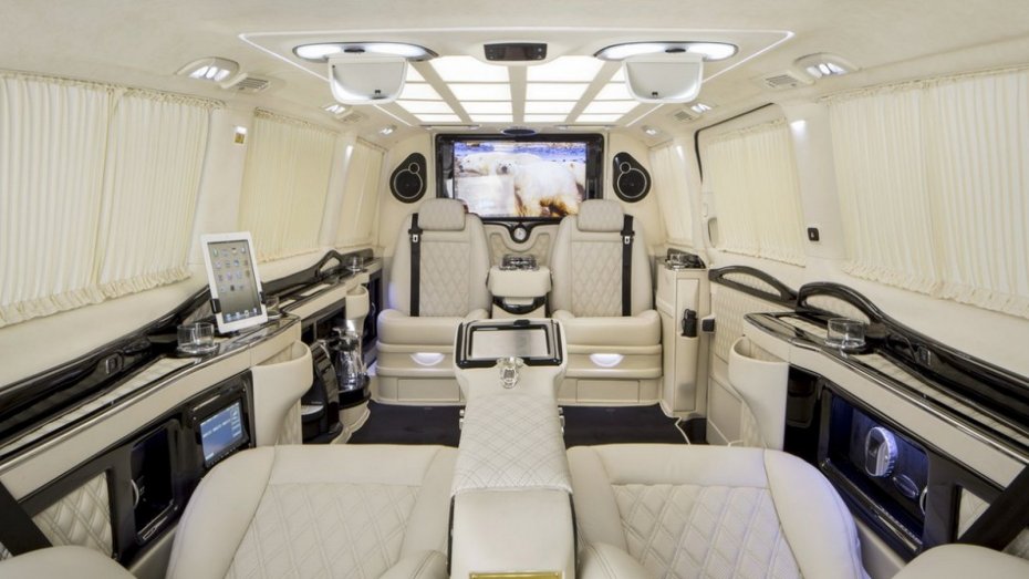 ЗАЗ выпустил партию автомобилей с офисом внутри