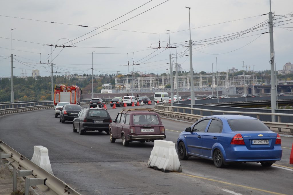 Сроки поджимают: как продвигается ремонт плотины в Запорожье (ФОТОРЕПОРТАЖ)
