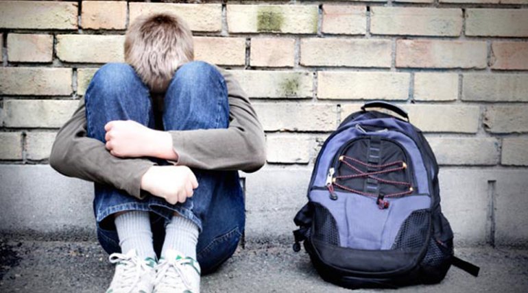 Штраф до 5100 гривен: в Украине начнут наказывать родителей прогульщиков