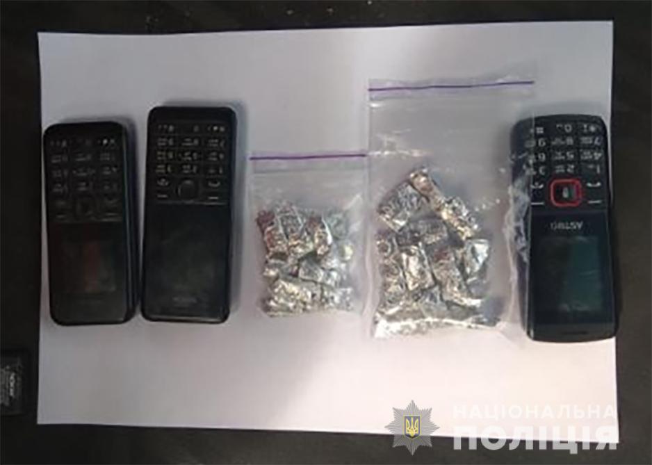 В Запорожье полиция задержала 70-летнего старика за хранение наркотиков